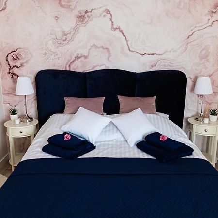 Apartament Bella Rosa Z Podziemnym Parkingiem Kielce Exteriör bild