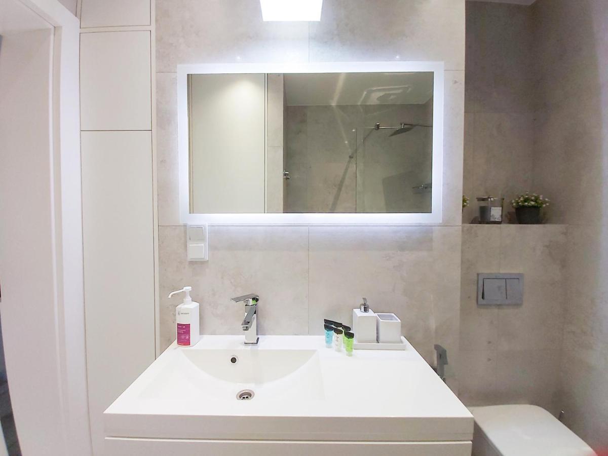 Apartament Bella Rosa Z Podziemnym Parkingiem Kielce Exteriör bild