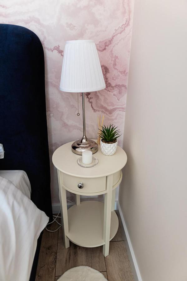 Apartament Bella Rosa Z Podziemnym Parkingiem Kielce Exteriör bild