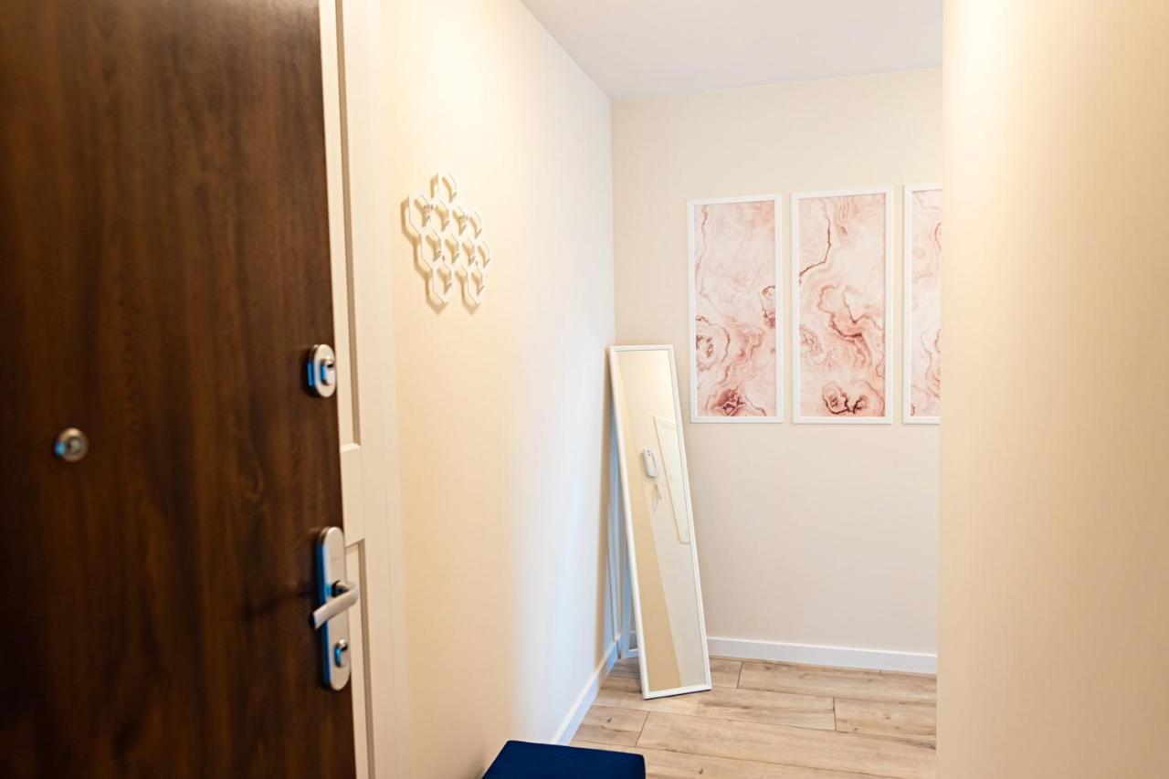 Apartament Bella Rosa Z Podziemnym Parkingiem Kielce Exteriör bild